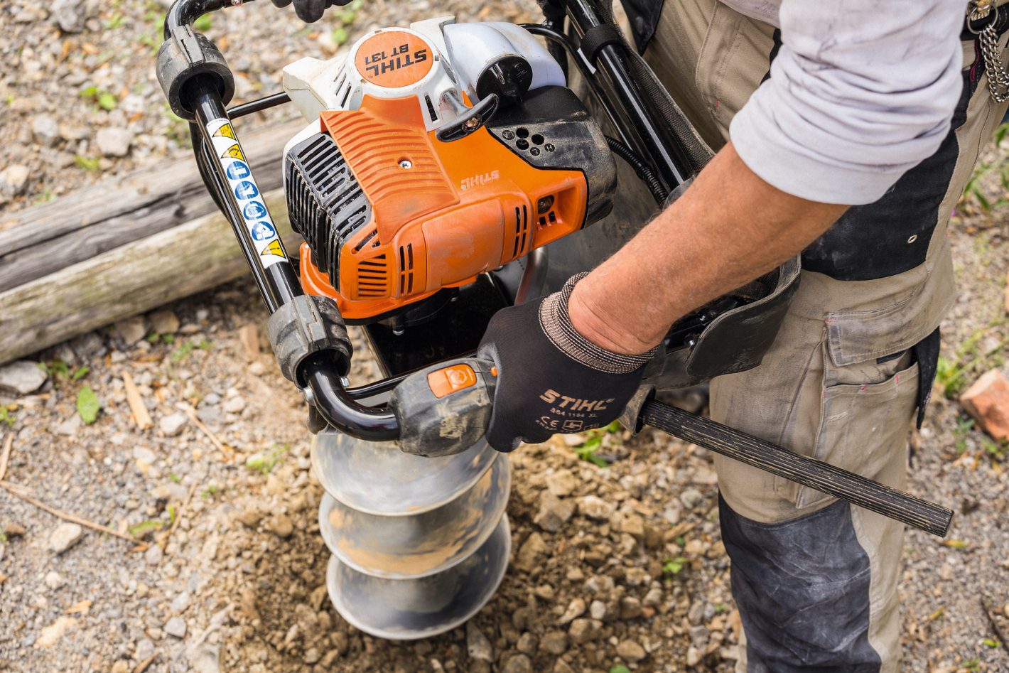 Stihl BT 131 Petrol Earth Auger Action