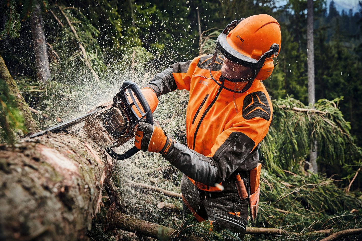 Stihl MS 462 C-M Petrol Chainsaw - Image 4