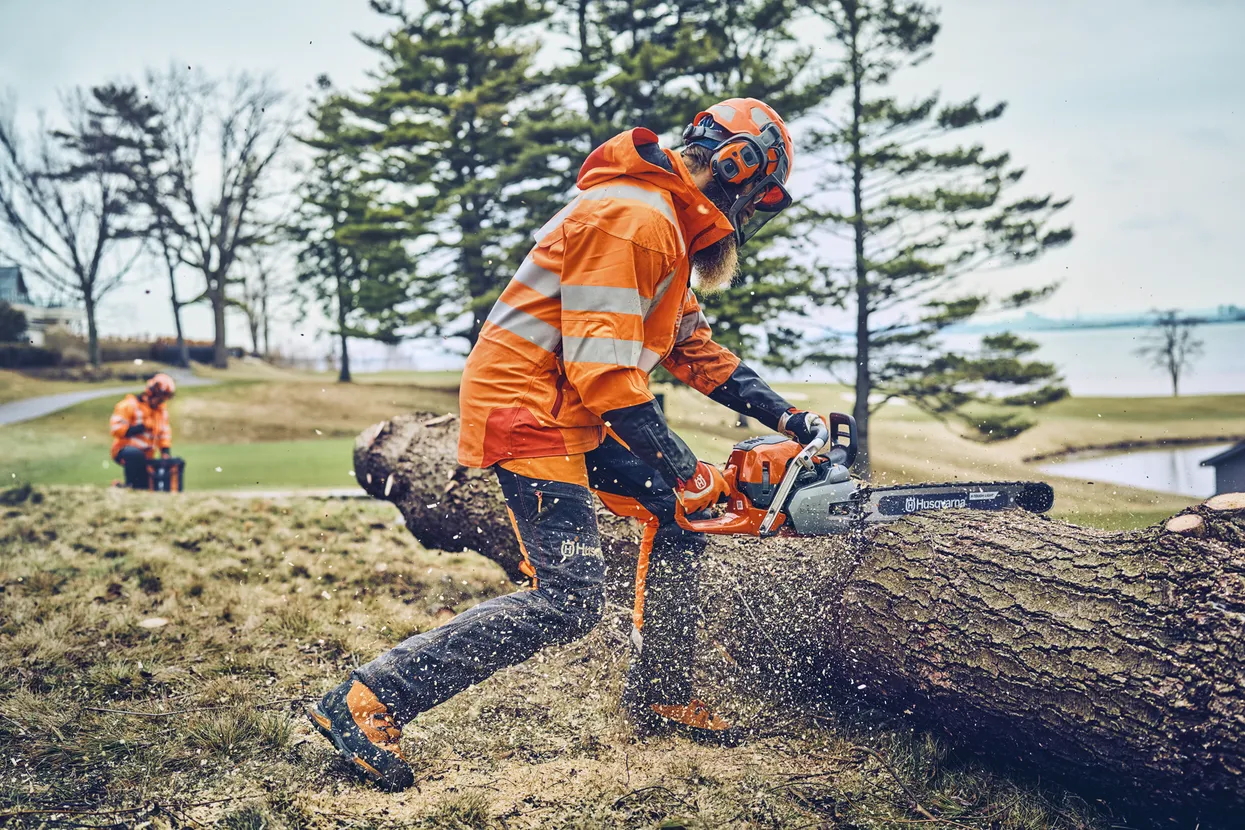 Husqvarna 562 XP Action 2