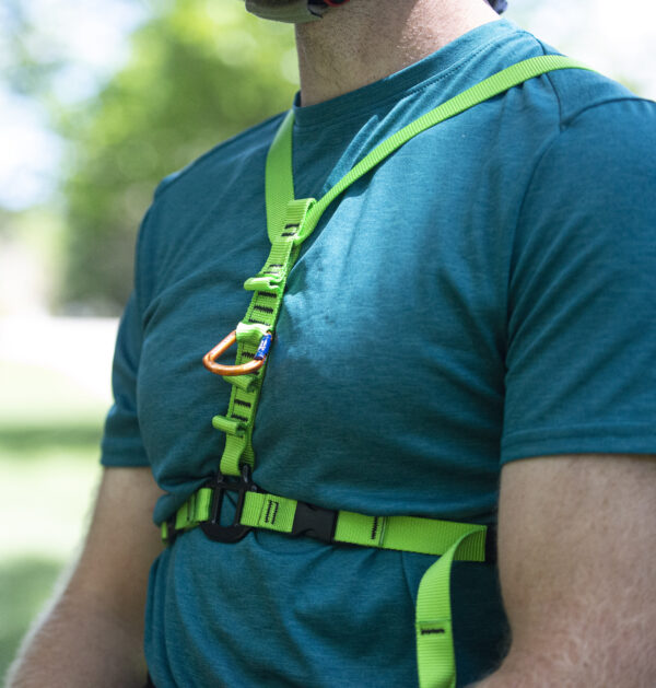 Notch SRS Chest Harness Close Action
