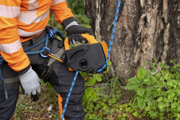 ascend rope in use