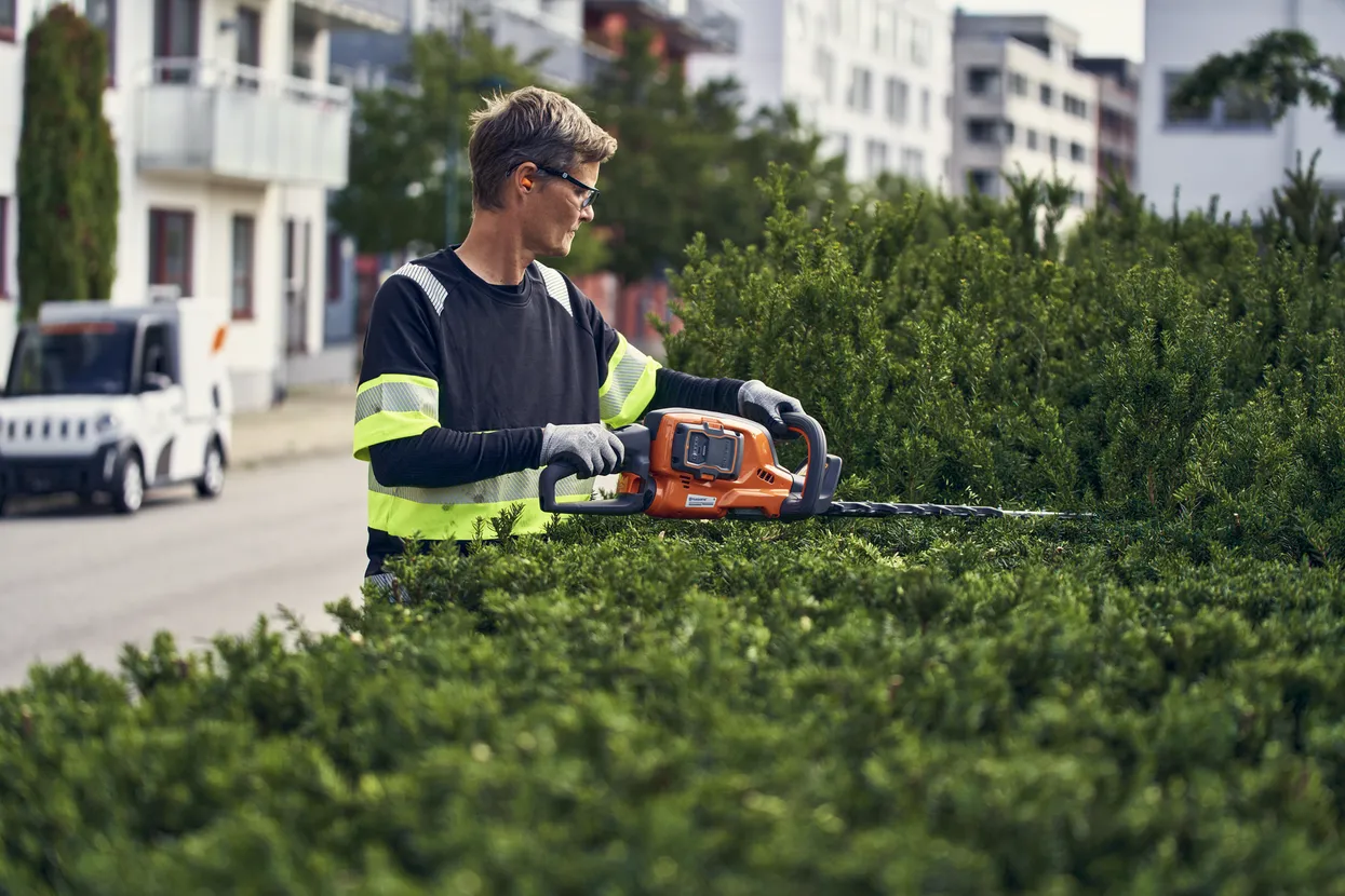 Husqvarna 522iHDR60 60cm/24" Battery Hedge Trimmer - Image 6