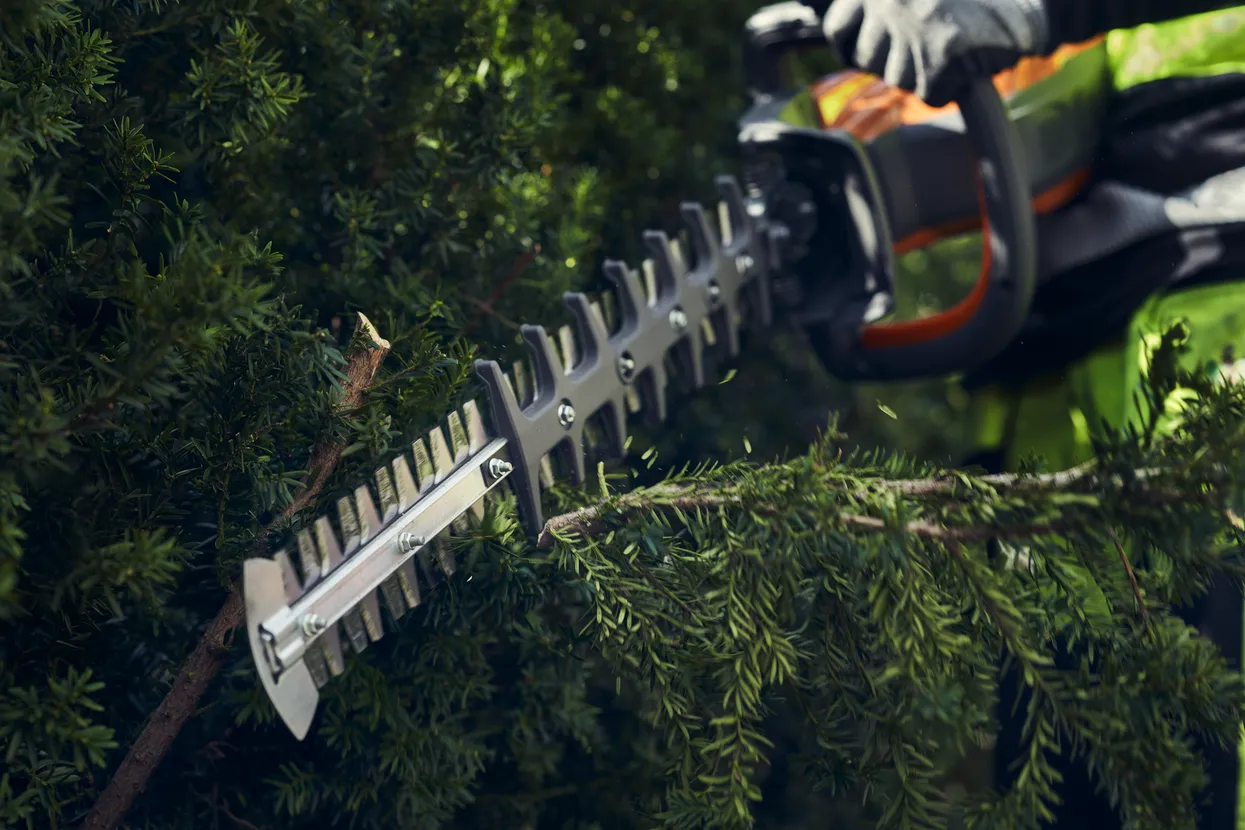 Husqvarna 522iHDR60 60cm/24" Battery Hedge Trimmer - Image 5