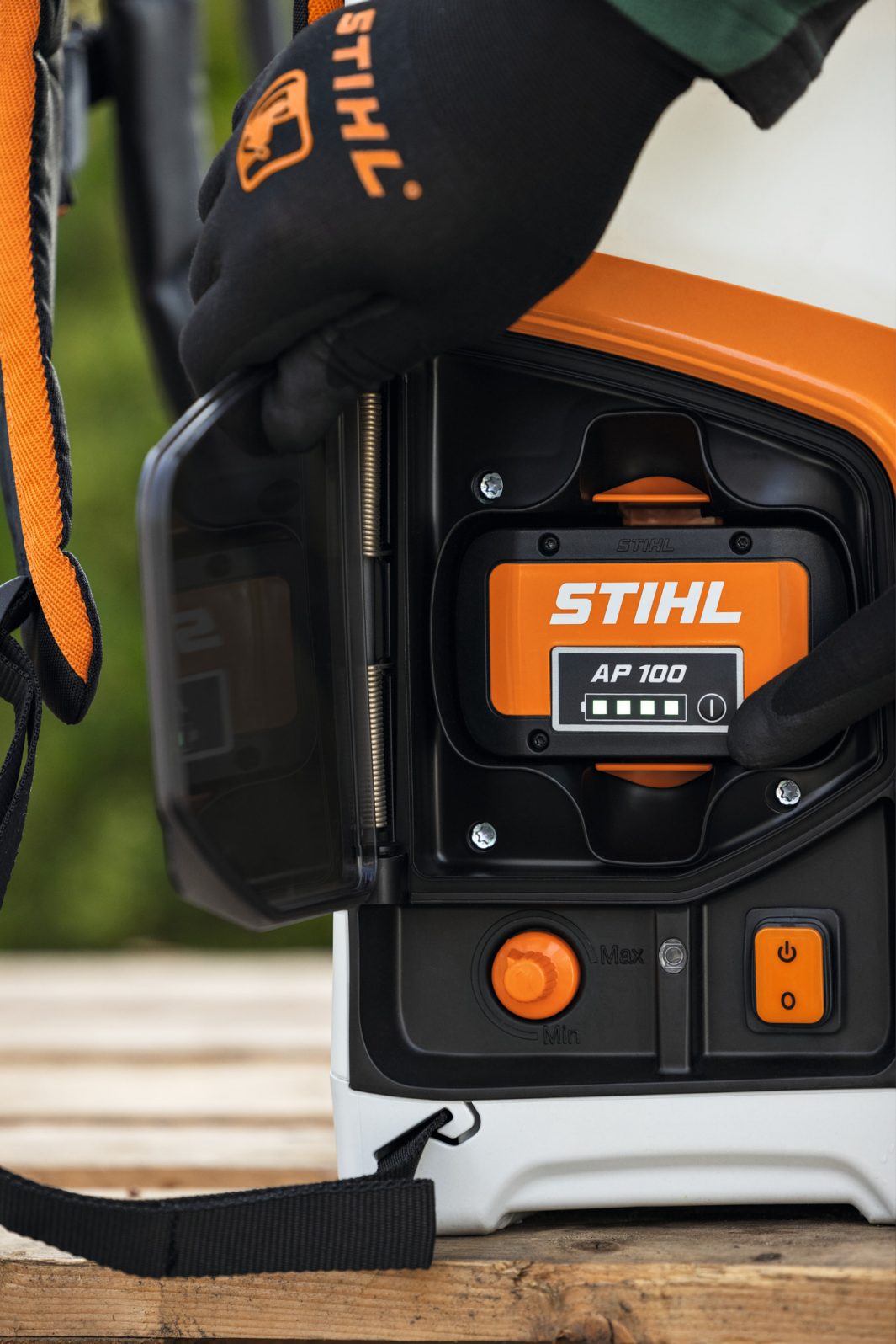 Stihl SGA 85 Backpack Battery Sprayer - Image 7