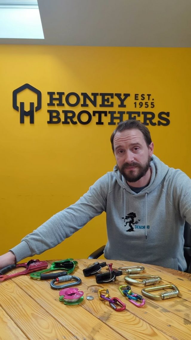 👋 Woody is here to show off our new At Height products, available now on our website! AND get a free emergency whistle with every At Height Purchase!

What do you think? 👀

#HoneyBros #HoneyBrothers #JoinTheHive #HoneyHub #AtHeight