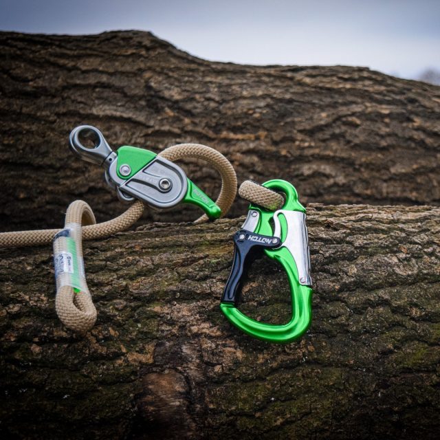 New Rope Logic TriTech Lanyard! 😍

The abrasion-resistant Technora® sheath over a high-strength Dyneema® inner jacket and pliable core makes this lanyard strong and durable, yet still supple enough to move and position easily.

Available in 3m, 5m and 7m lengths.

#honeybros #ropelogic #workpositioning #arborist #treecare #treelife #arblife #climbing #treeclimber