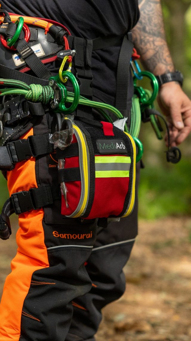 How to set up your MediArb Rescue Trauma Kit...

Come and talk, purchase and book all things MediArb on the Honey Brothers stand at the APF.

It's worth visiting the HB stand just to talk to Danny and Tracey, lets face it 🫶🏻

#mediarb #honeybros #FirstAidKit #rescuekit #arborist #arblife