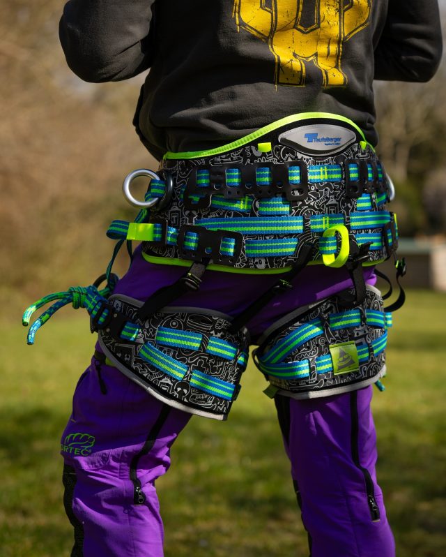 Last few remaining!!

Once they’re gone they’re gone… grab the @teufelbergertreecare Treemotion Pro Limited Edition Climbing Harness in store or online now. 

#teufelberger #treecare #honeybros #arborist #climbinggear #arblife