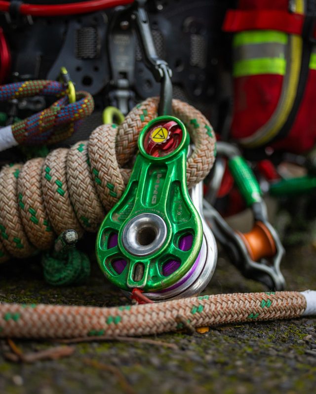 For all your rigging needs, we’ve got you covered. 

Check out the full range of pulleys, slings, rings and all that good stuff in store or online now 👀

#rigging #arborist #treework #rigginglife #arblife #treeclimber #honeybros