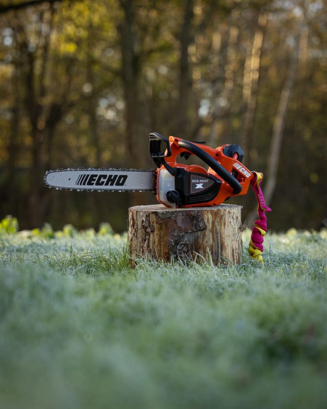 Introducing the NEW ECHO DCS-3500T Cordless Chainsaw 

A lightweight 56 V top-handle saw offering 51 minutes of runtime, exceptional balance, and durability for professional arborists.

Available as:

Unit Only: Echo DCS-3500T Battery Chainsaw with bar, chain and scabbard

Kit 1: Echo DCS-3500T Battery Chainsaw with bar, chain and scabbard, battery and charger.

KEY FEATURES
▪️56 V cordless top-handle chainsaw for arborists
▪️Brushless motor with torque control system
▪️Weighs only 2.2 kg (dry, without bar or battery)
▪️Up to 51 minutes runtime with LBP-56V250 battery
▪️Oil tank expansion chamber prevents leakage
▪️Side-access chain tensioner and drop-prevention nuts
▪️Compatible with 30–40 cm gu#treework 

Fancy a new saw this year?? Take a closer look in store or online.

#honeybros #echochainsaw #echosaws #chainsaw #treework