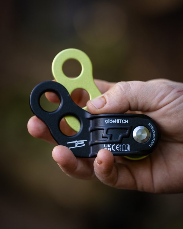 In stock now!!! Grab the Limited Edition @teufelbergertreecare glideHITCH Pulley – Black & Gold 🤌🤤

#honeybros #teufelberger #treecare #arborist #treeclimber