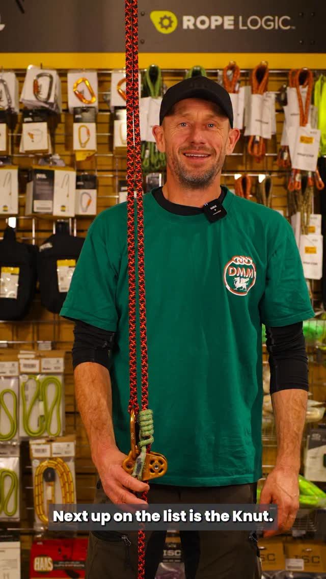 The Knut…

New vid just dropped on the YouTube check it out:

Friction Hitches for MRS / DdRT - Essential Arborist Knots

Demo with @conan_tree 

#honeybros #arborist #treeclimber #knots #treecare